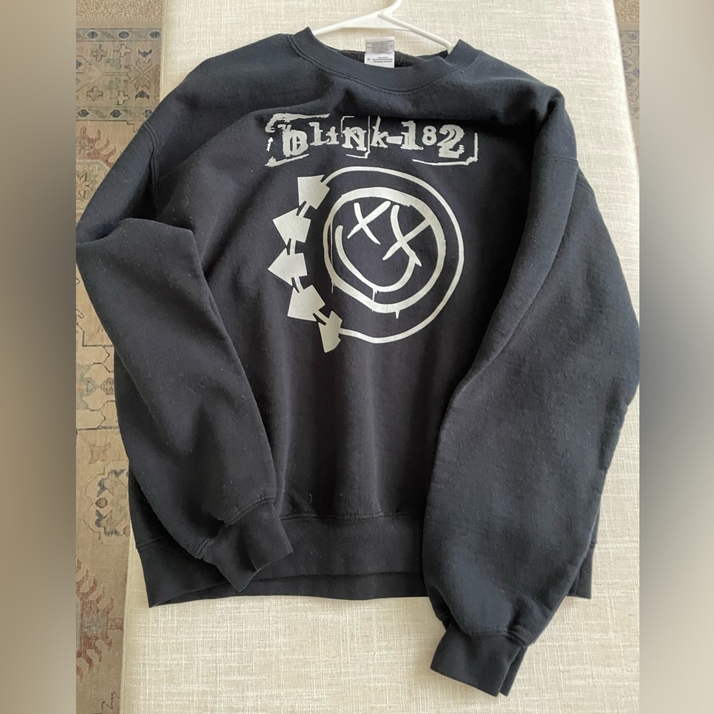 Blink182 sweater